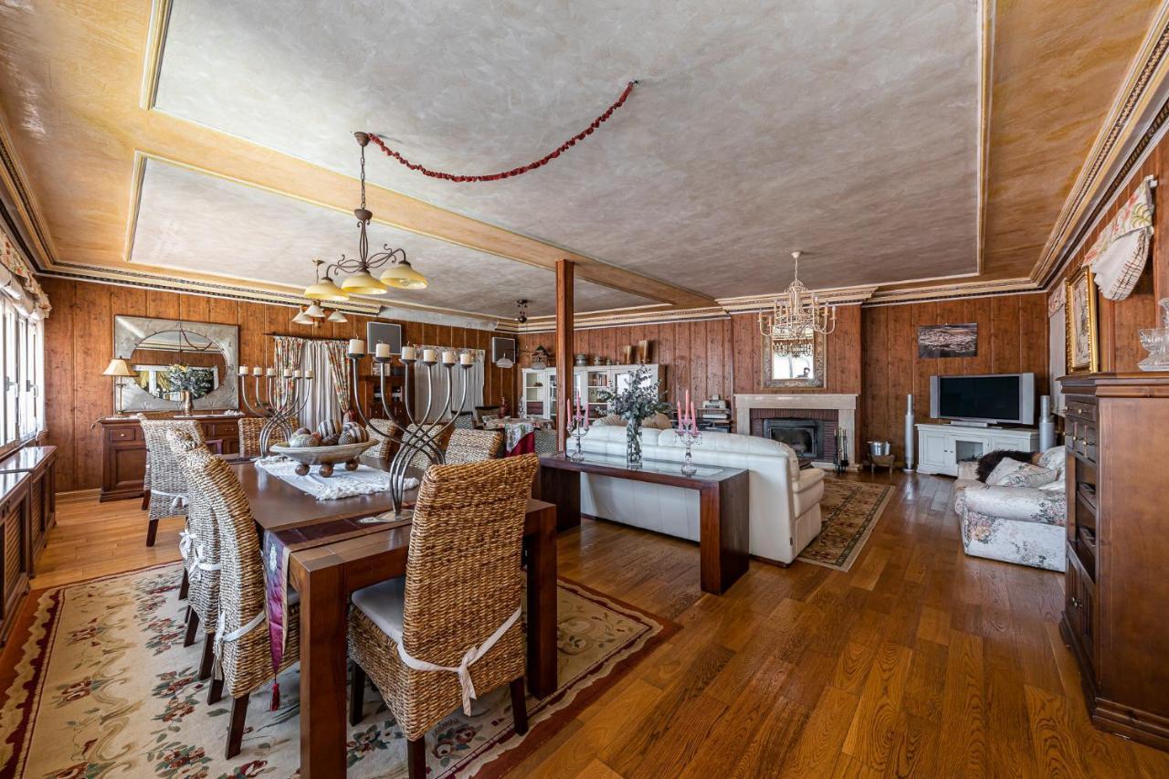 Waou Deluxe Cottage Titulcia Екстер'єр фото