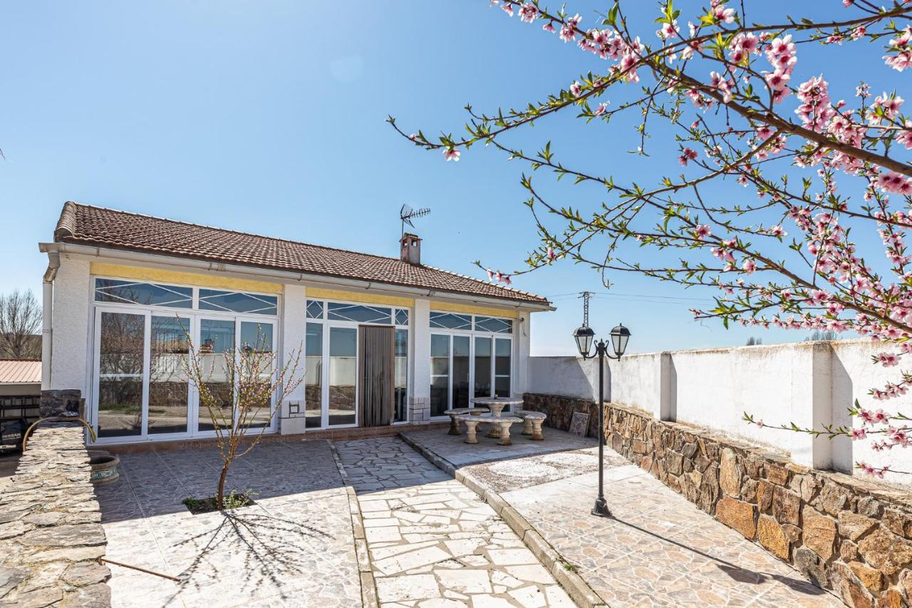 Waou Deluxe Cottage Titulcia Екстер'єр фото