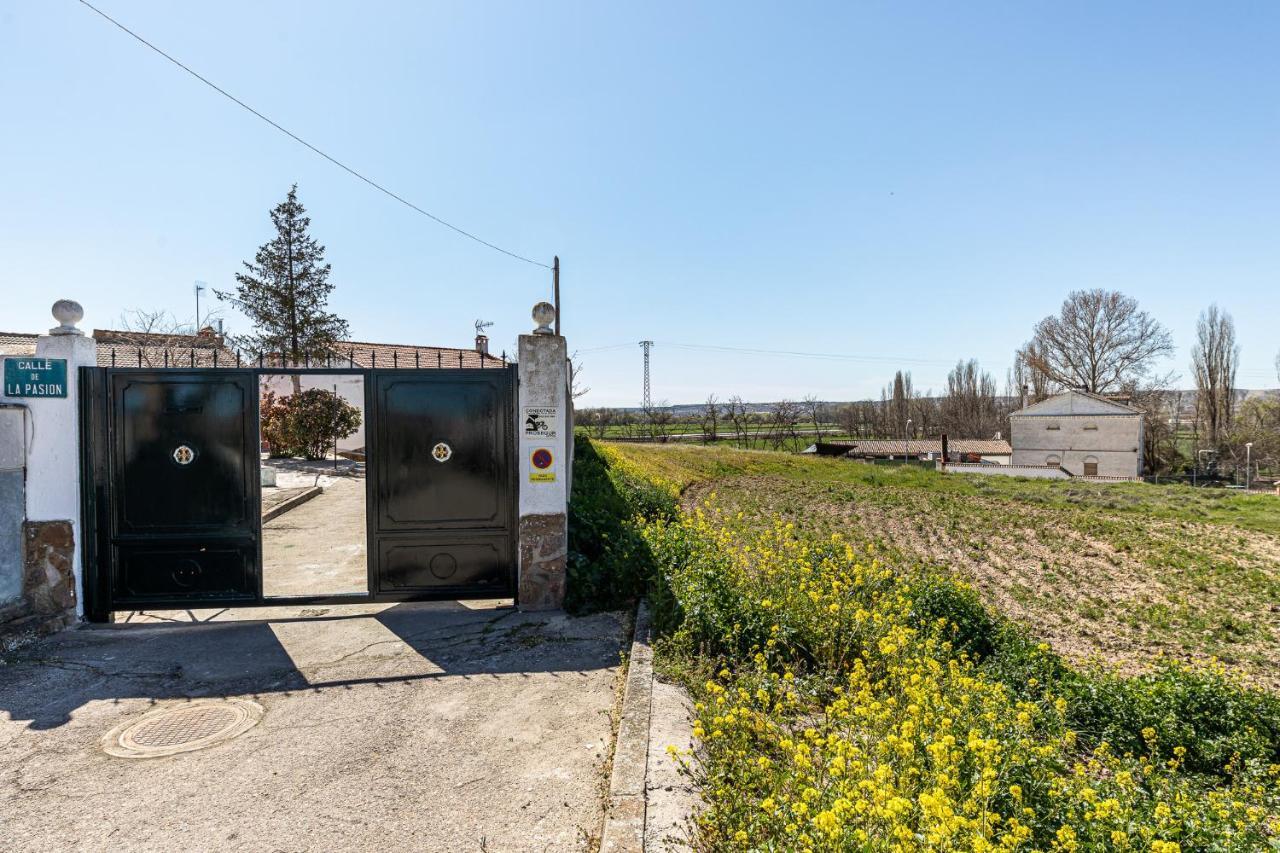 Waou Deluxe Cottage Titulcia Екстер'єр фото